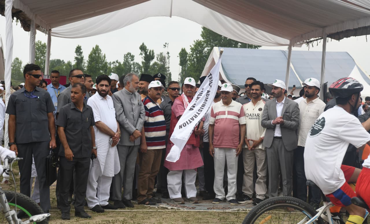 'LG Manoj Sinha in Pulwama, warns Narco-Terrorists and Drug-peddlers'